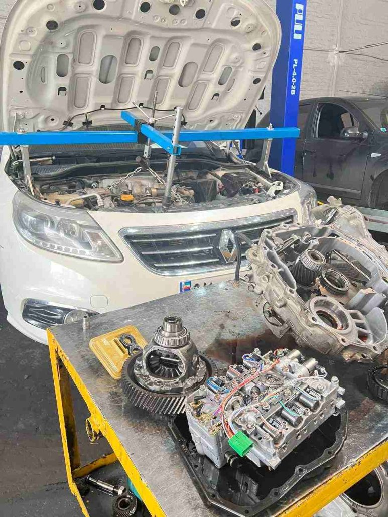 علائم خرابی گیربکس اتوماتیک بررسی ۱۳ نشانه رایج