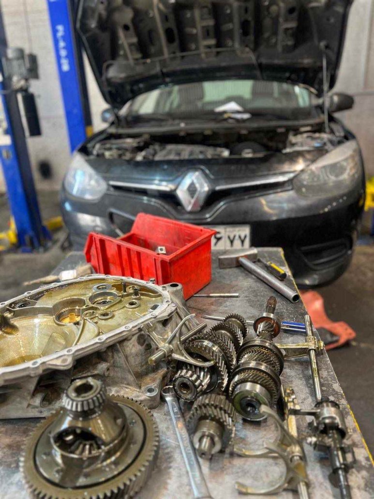 علائم خرابی گیربکس اتوماتیک بررسی ۱۳ نشانه رایج