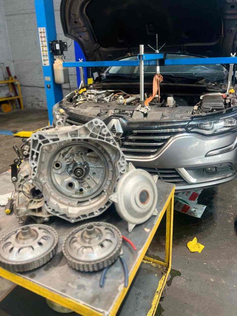 علائم خرابی گیربکس اتوماتیک بررسی ۱۳ نشانه رایج